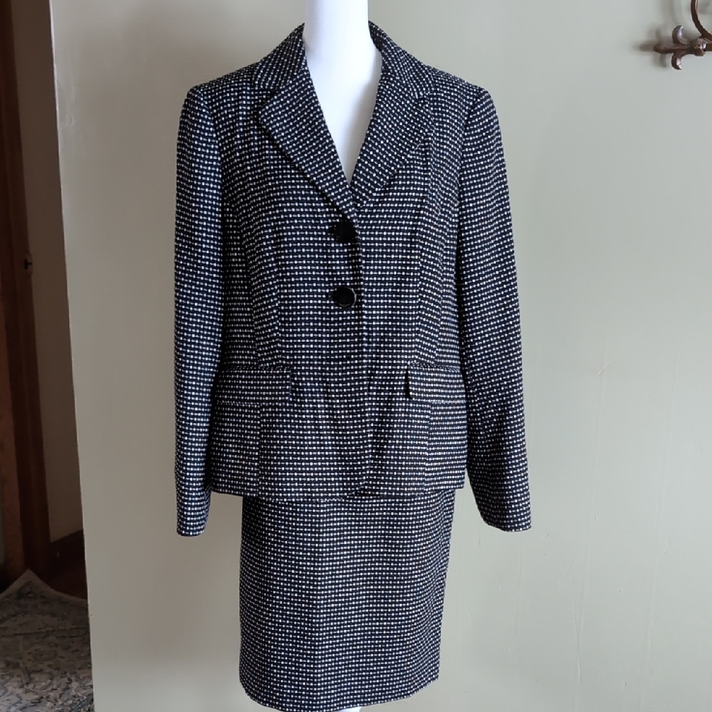 Le Suit Women's Black and White Blazer/Skirt Sz 16